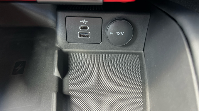Ford Kuga 2.5 FHEV ST-Line X Black Package 5dr CVT Hybrid Estate - Image 29